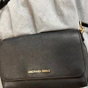 Michael kors crossbody black